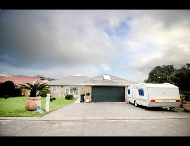 4 BEDROOM HOUSE FOR SALE IN DOLPHIN CREEK GOLF ESTATE